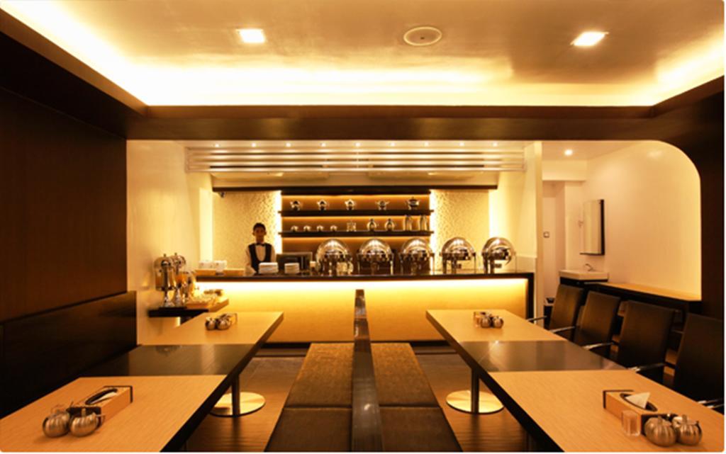 Clover City Center Plus Hotel Yangon Extérieur photo
