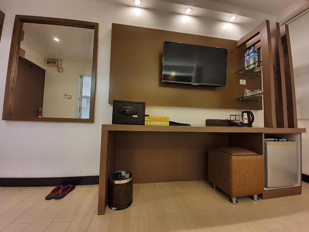 Clover City Center Plus Hotel Yangon Extérieur photo