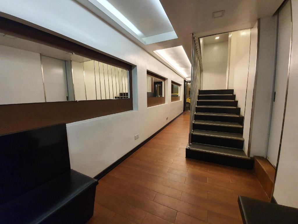 Clover City Center Plus Hotel Yangon Extérieur photo