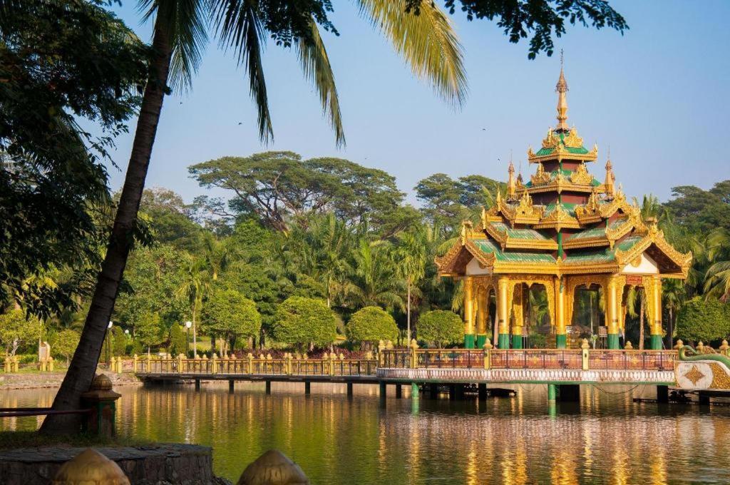 Clover City Center Plus Hotel Yangon Extérieur photo