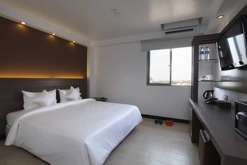 Clover City Center Plus Hotel Yangon Extérieur photo