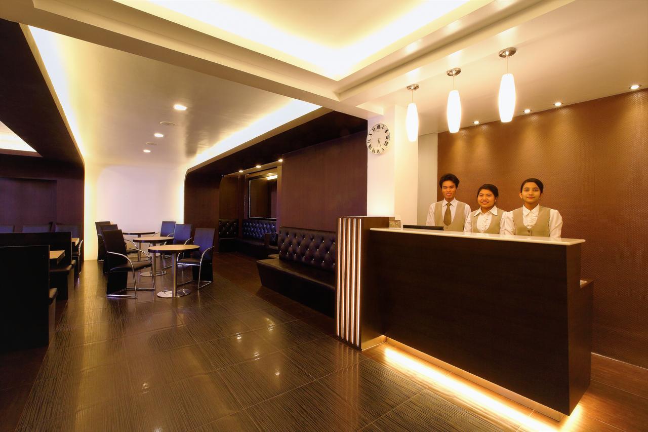 Clover City Center Plus Hotel Yangon Extérieur photo