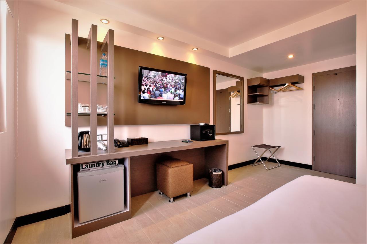 Clover City Center Plus Hotel Yangon Extérieur photo