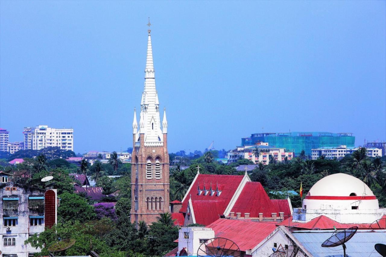 Clover City Center Plus Hotel Yangon Extérieur photo